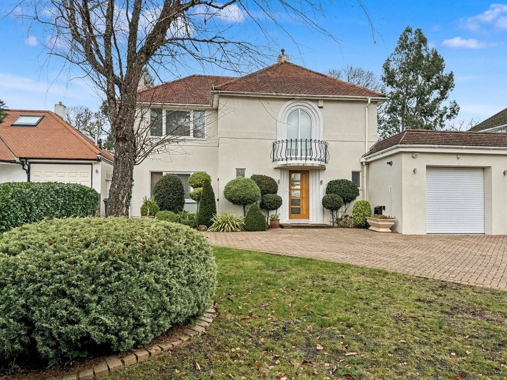 Property photo 1 of 32