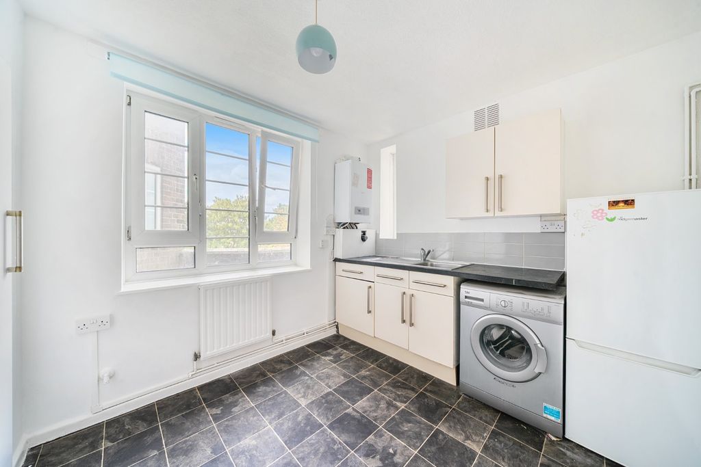 Property photo 3 of 9 Picture No. 06