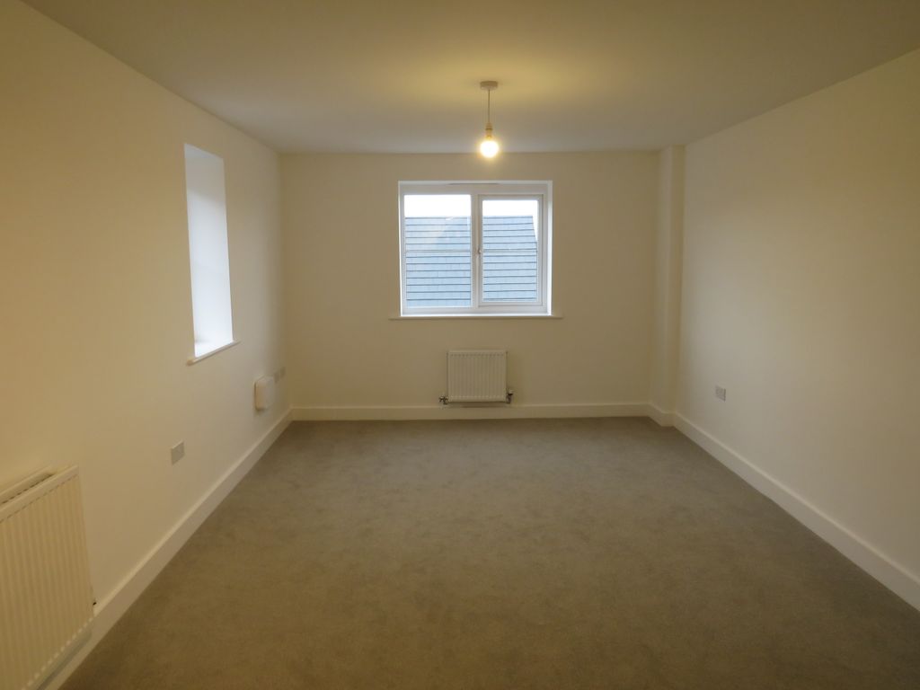 Property photo 3 of 5 Living Room