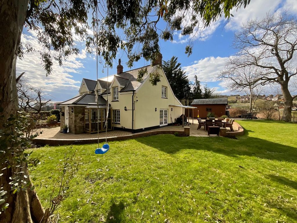Property photo 1 of 28