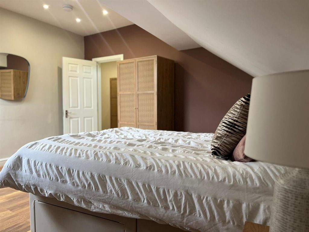 Property photo 2 of 16 Photo-2023-05-17-14-35-43 2.Jpg