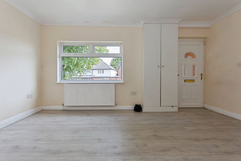Property photo 3 of 23 Pbox-Img.Jpg