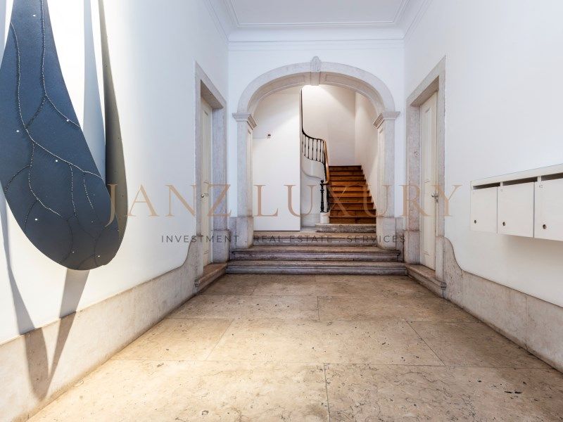 Property photo 3 of 64