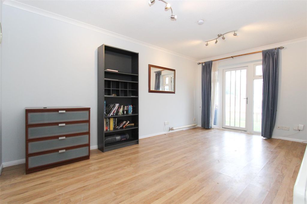 Property photo 2 of 5