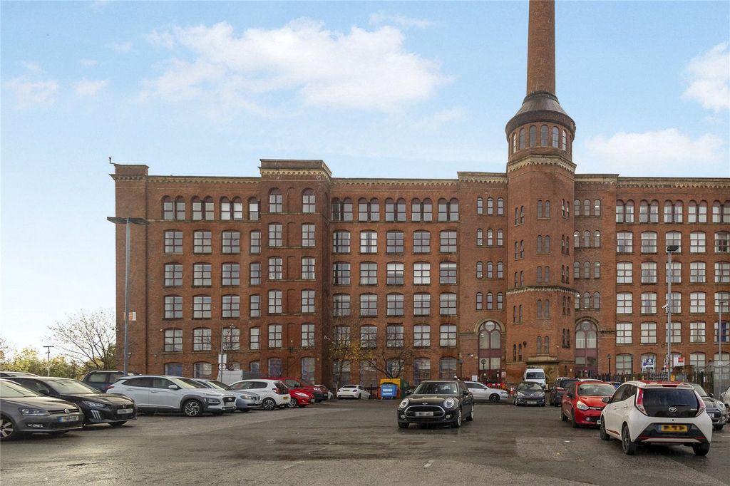 Property photo 2 of 24 Picture No. 23