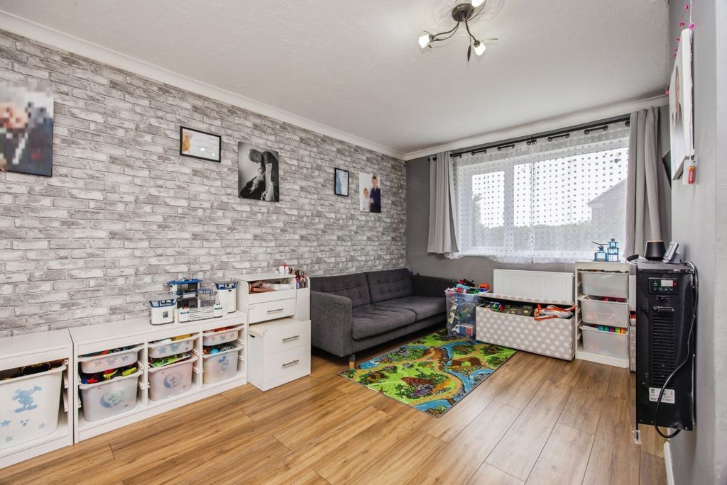 Property photo 3 of 20 Pbox-Img.Jpg