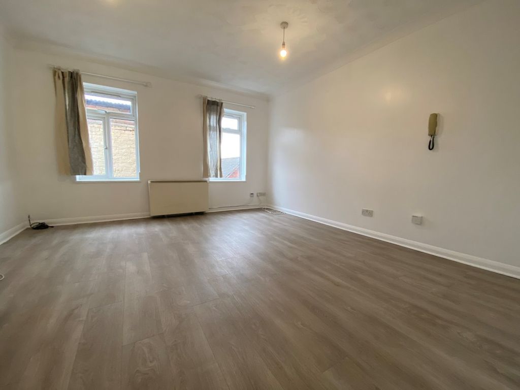 Property photo 3 of 5 Gallery