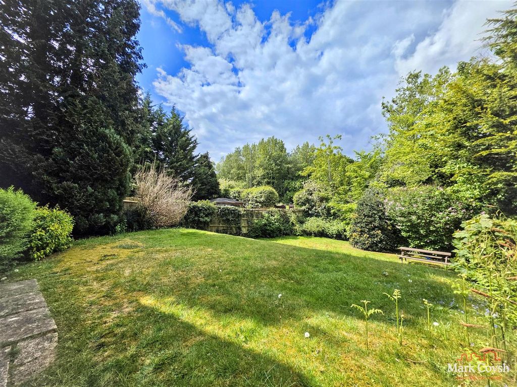 Property photo 2 of 24 101018.Jpg