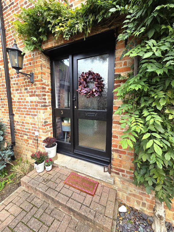 Property photo 2 of 23