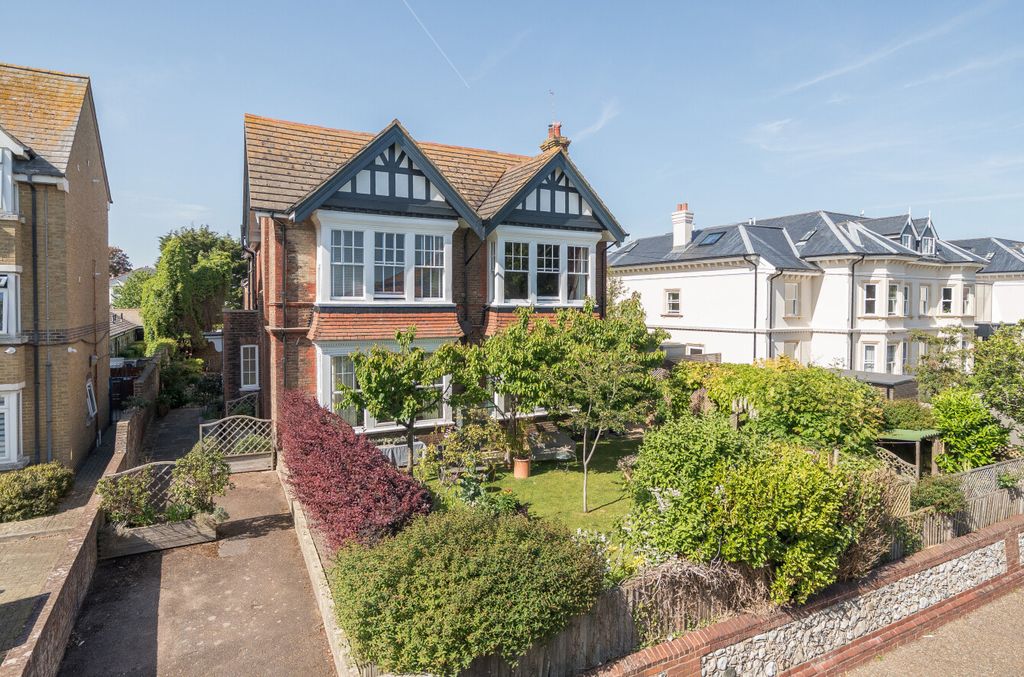 Property photo 1 of 13 1466084-1-6A1084d...