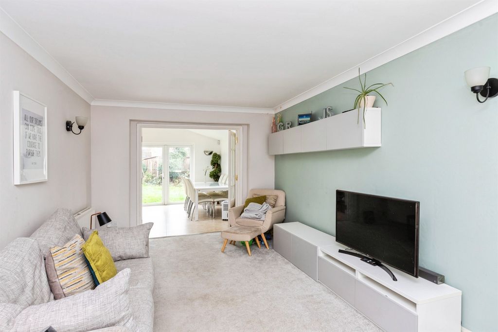 Property photo 2 of 19