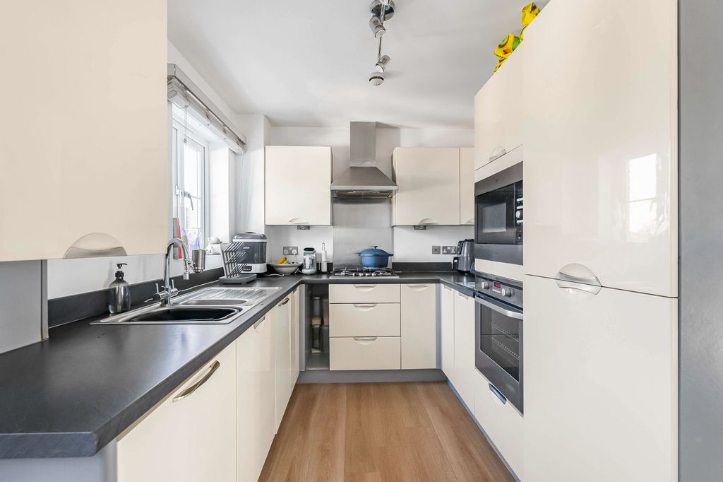 Additional image 11 of 2 bed flat for salePagoda Drive, Duporth PL26