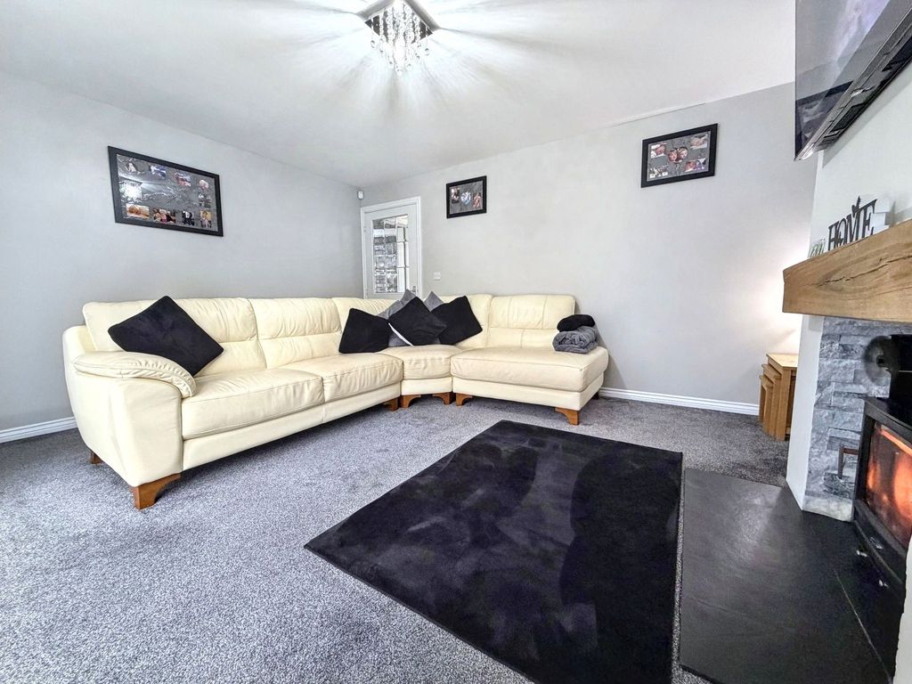 Property photo 2 of 29