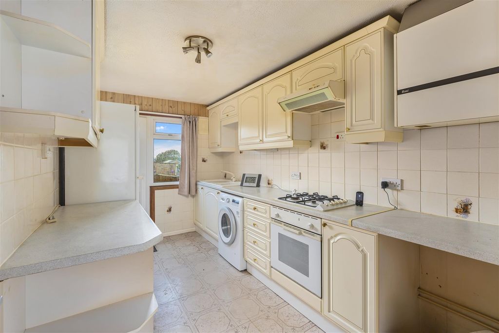 Property photo 2 of 17 102 Cornish Road, Chipping Norton-10.Jpg