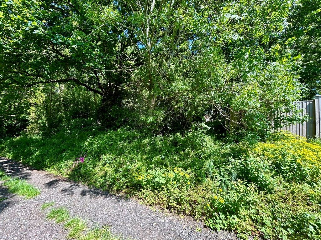 Property photo 2 of 3