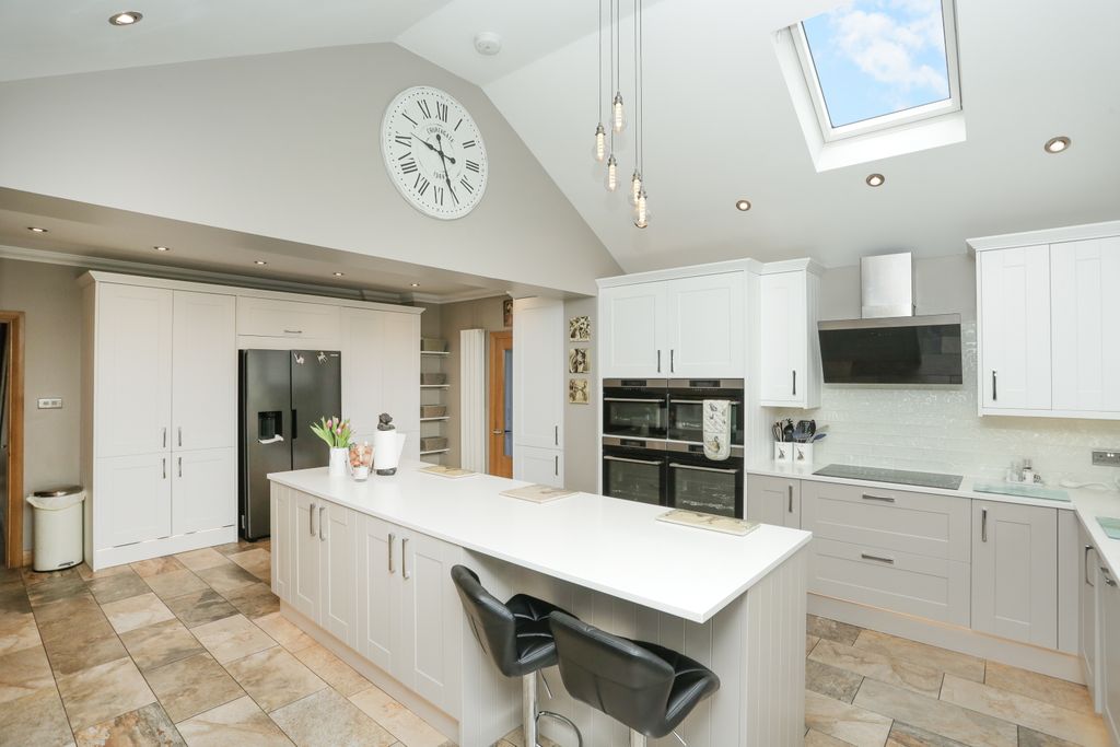 Property photo 3 of 18 Picture 3