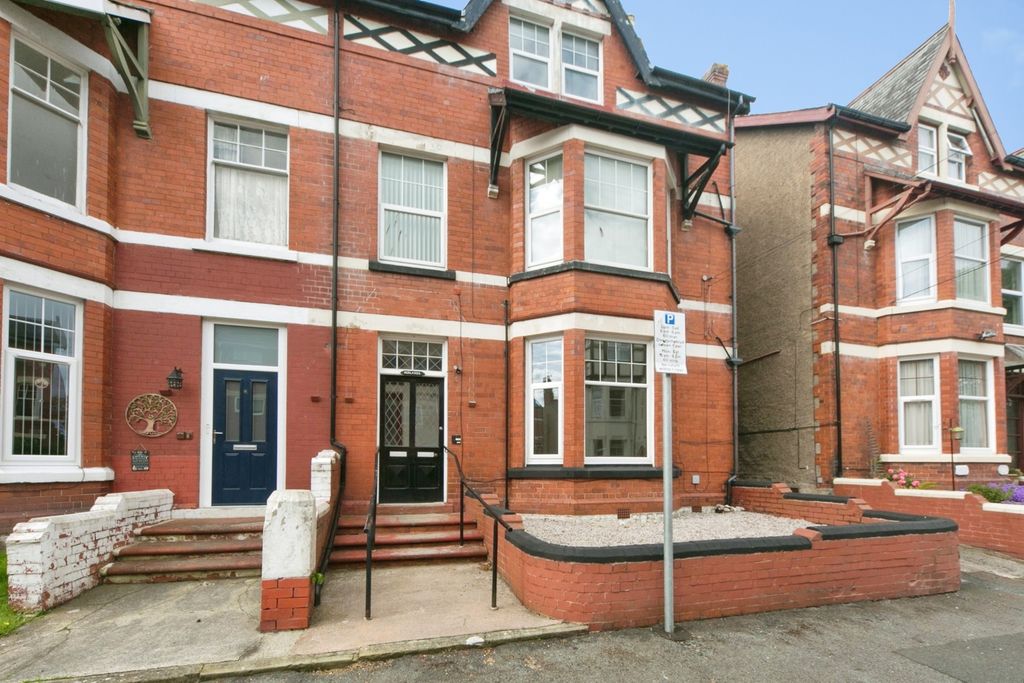 Property photo 1 of 17 Pbox-Img.Jpg
