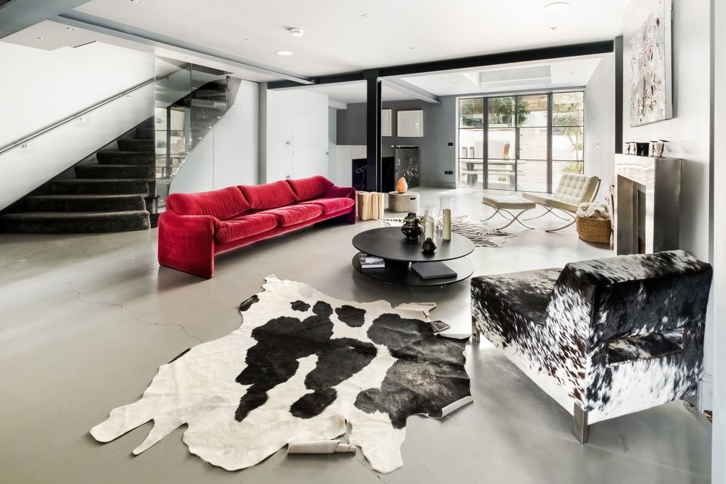 Property photo 2 of 14 Reception