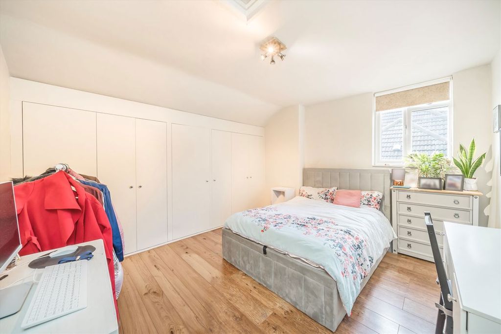 Property photo 3 of 5