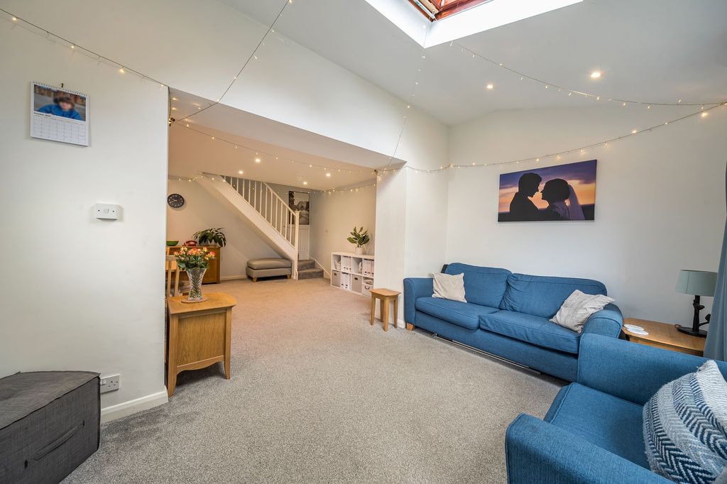 Property photo 1 of 27