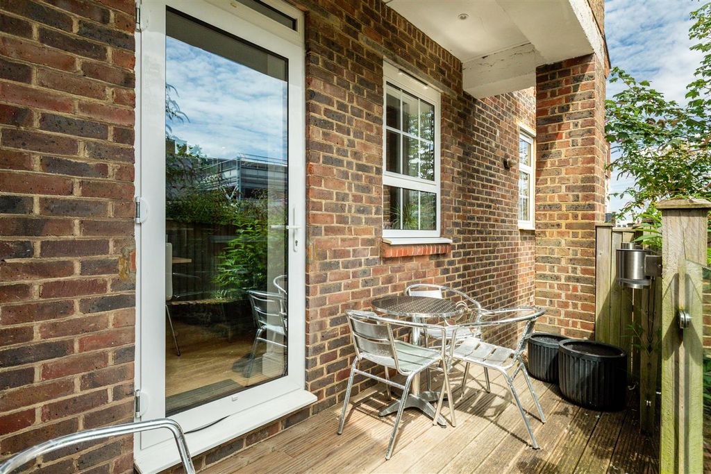 Additional image 16 of 2 bed flat for saleStation Quarter Apartments, Boltro Road, Haywards Heath RH16