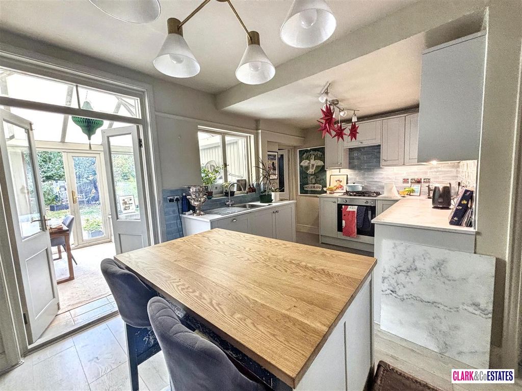 Property photo 3 of 13 Kitchen Diner