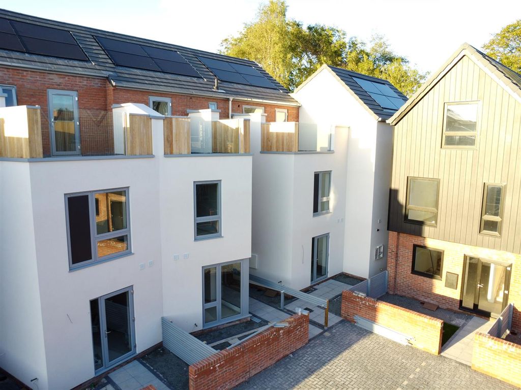 Property photo 1 of 21 7,8,9 Old School Walk.Jpg