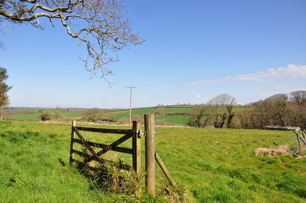 Property photo 2 of 25 3505773