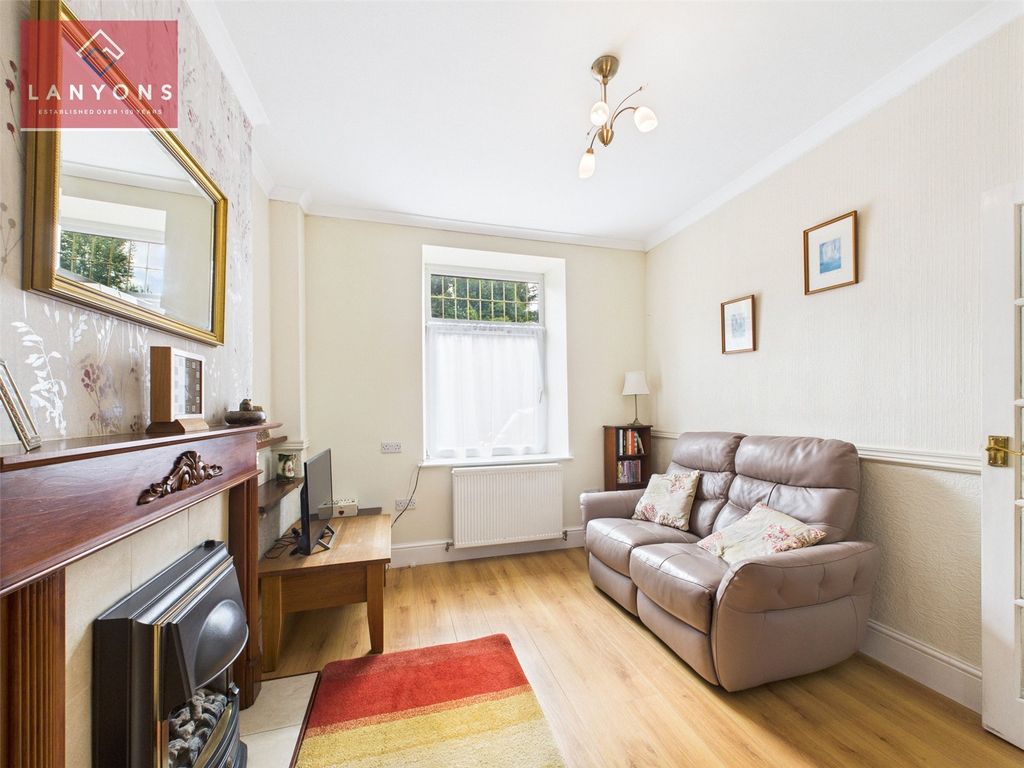 Property photo 3 of 18 Picture No. 12