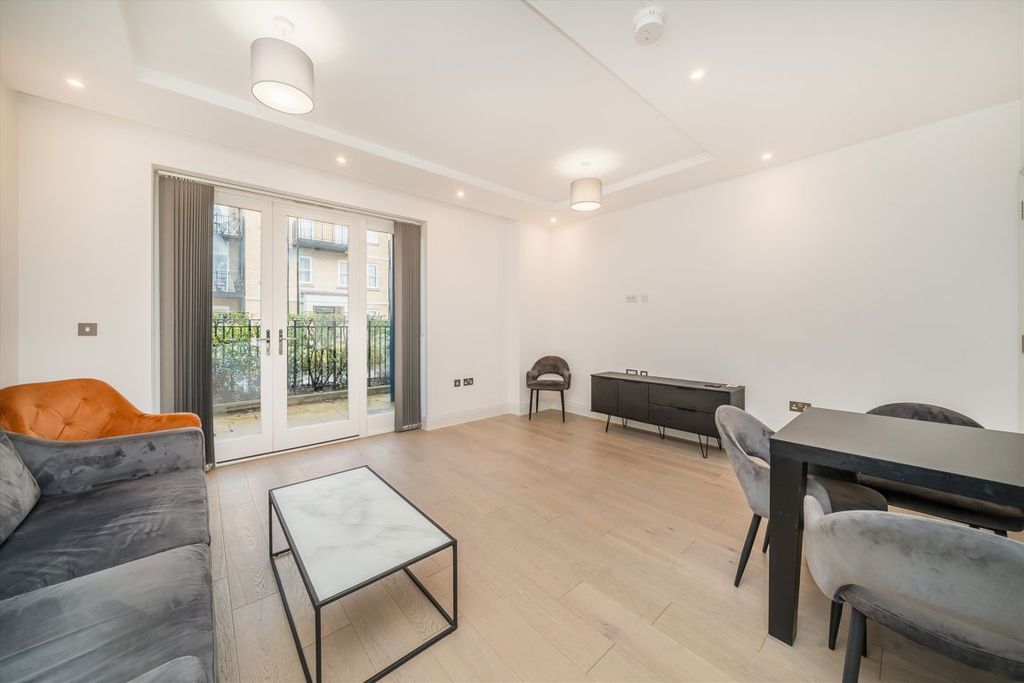 Property photo 2 of 7