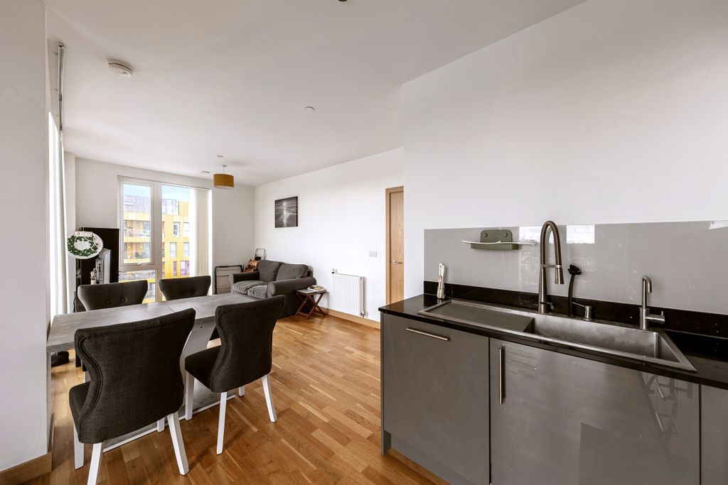 Property photo 3 of 13 094A5149 Max Living6