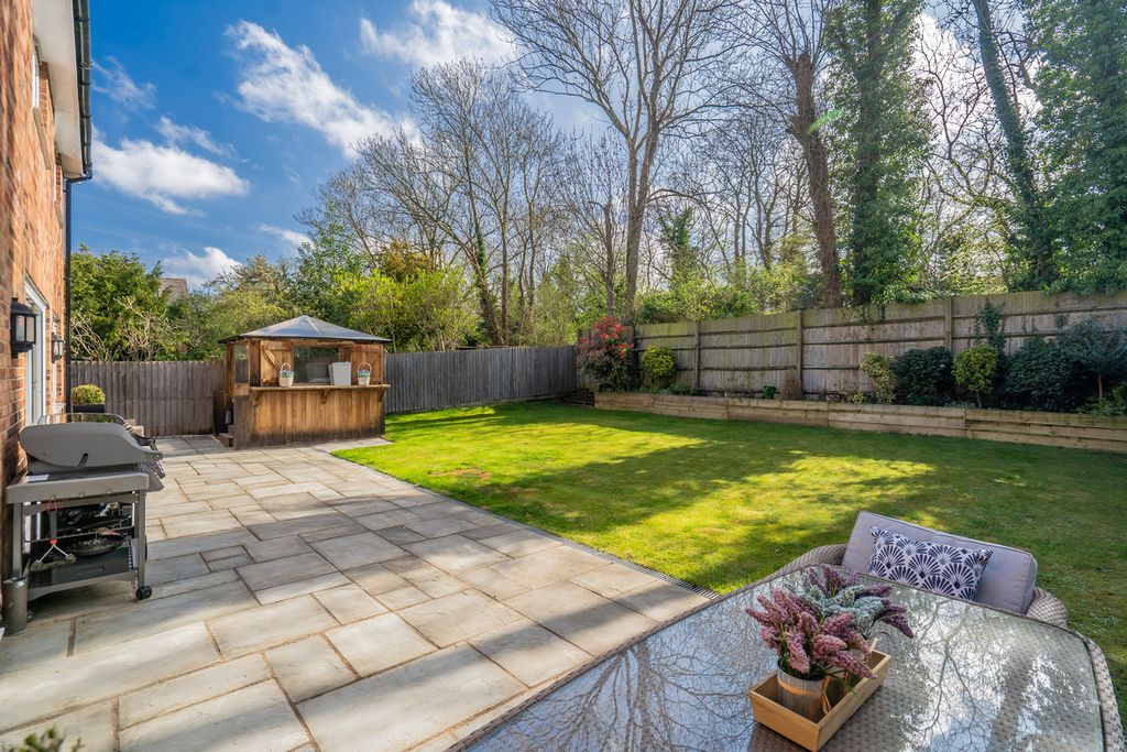 Additional image 12 of 4 bed detached house for saleCedar Court, Newport Pagnell, Milton Keynes MK14