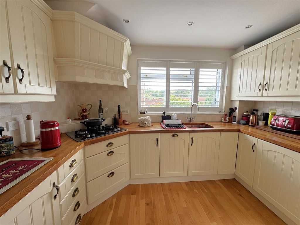 Property photo 3 of 19 7.Jpeg