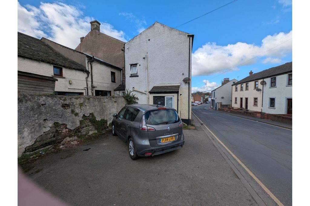 Property photo 2 of 14 Off Road Parking