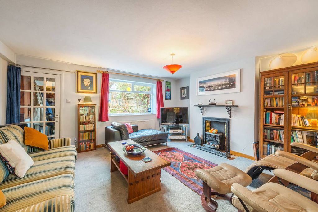 Property photo 2 of 14