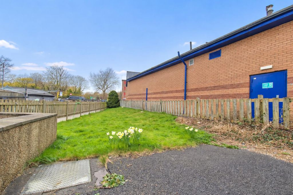 Property photo 3 of 17 12.Png