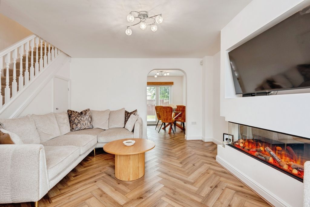 Property photo 2 of 28 Pbox-Img.Jpg
