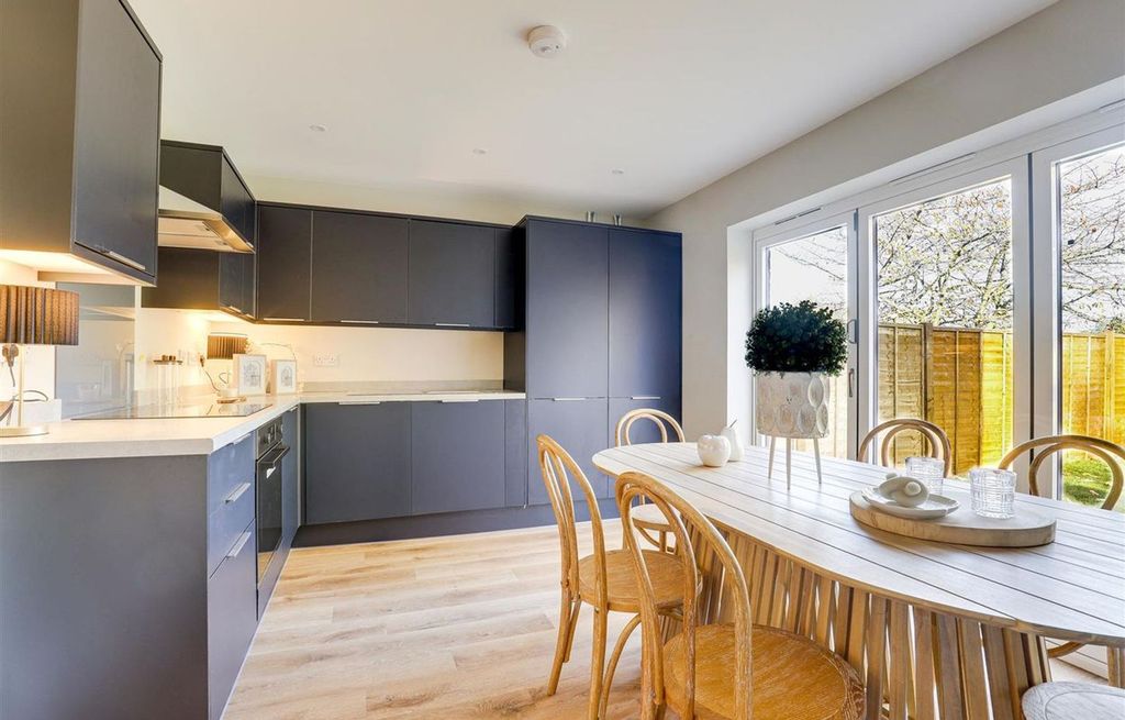 Property photo 2 of 24