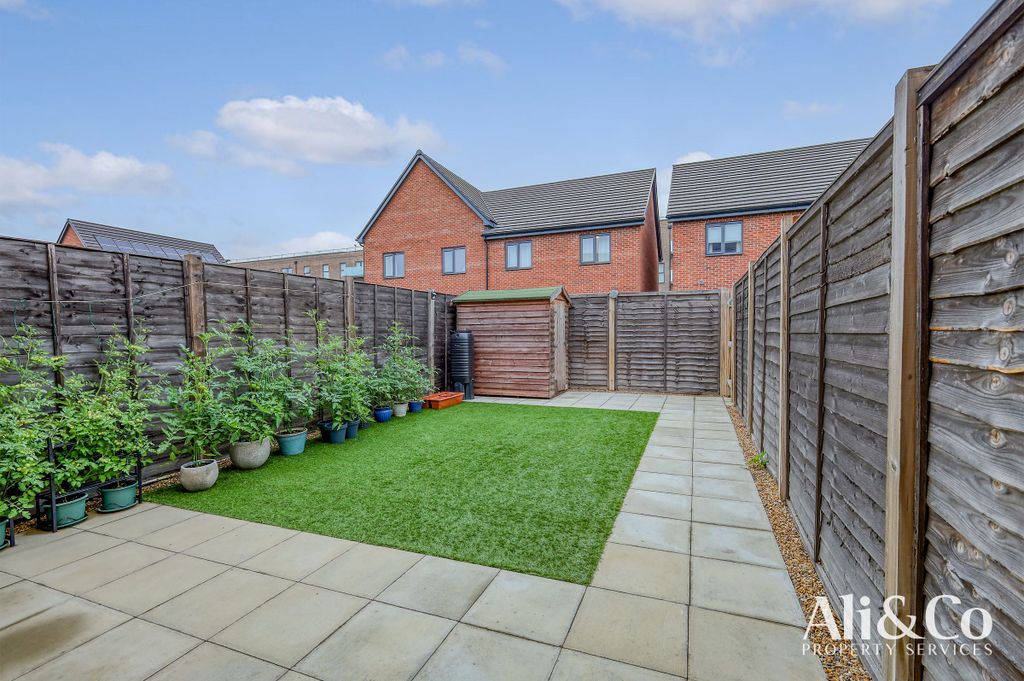 Property photo 2 of 17