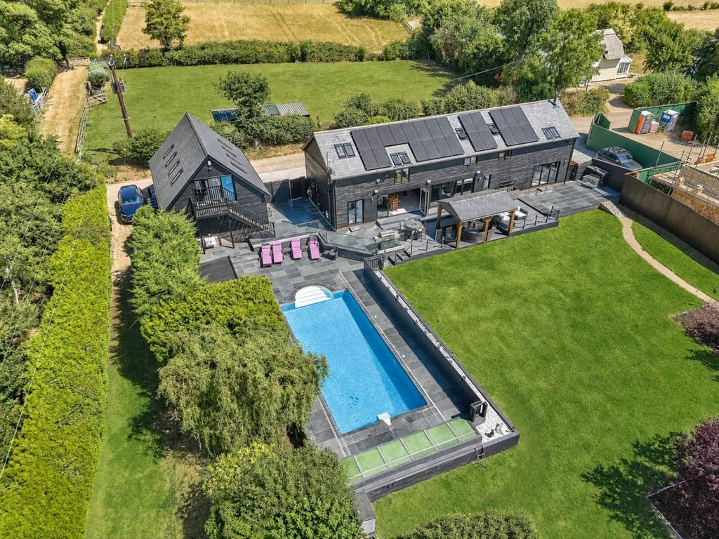 Property photo 3 of 20 Drone (1)