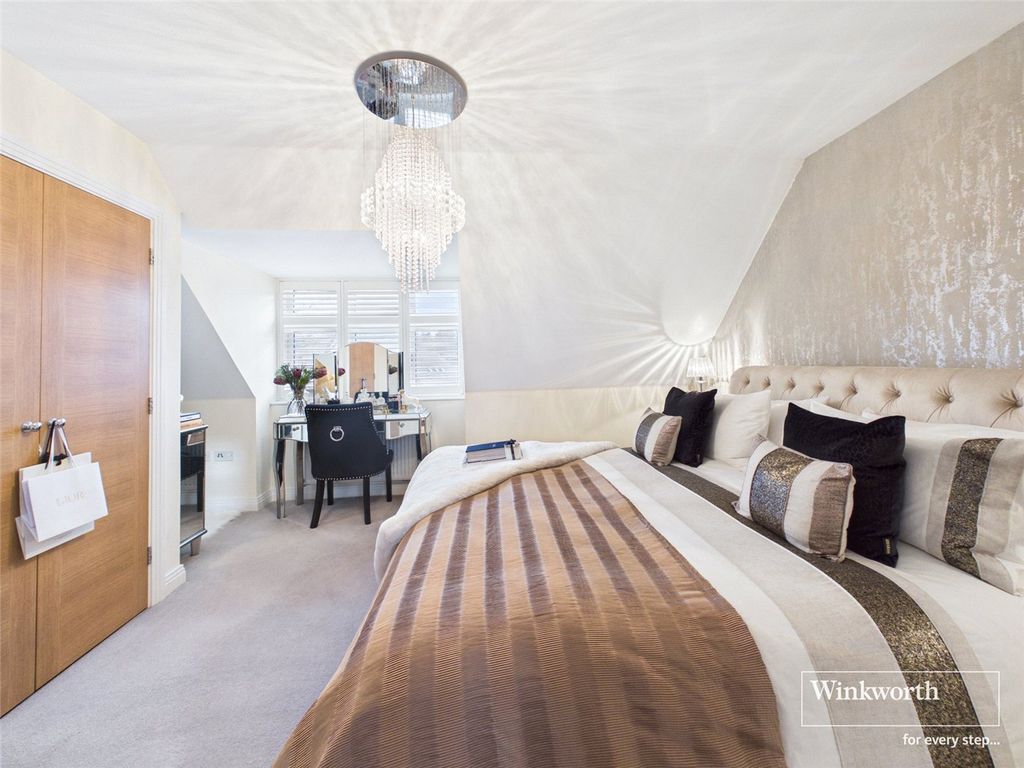 Additional image 20 of 5 bed town house for saleTutor Crescent, Earley, Reading RG6