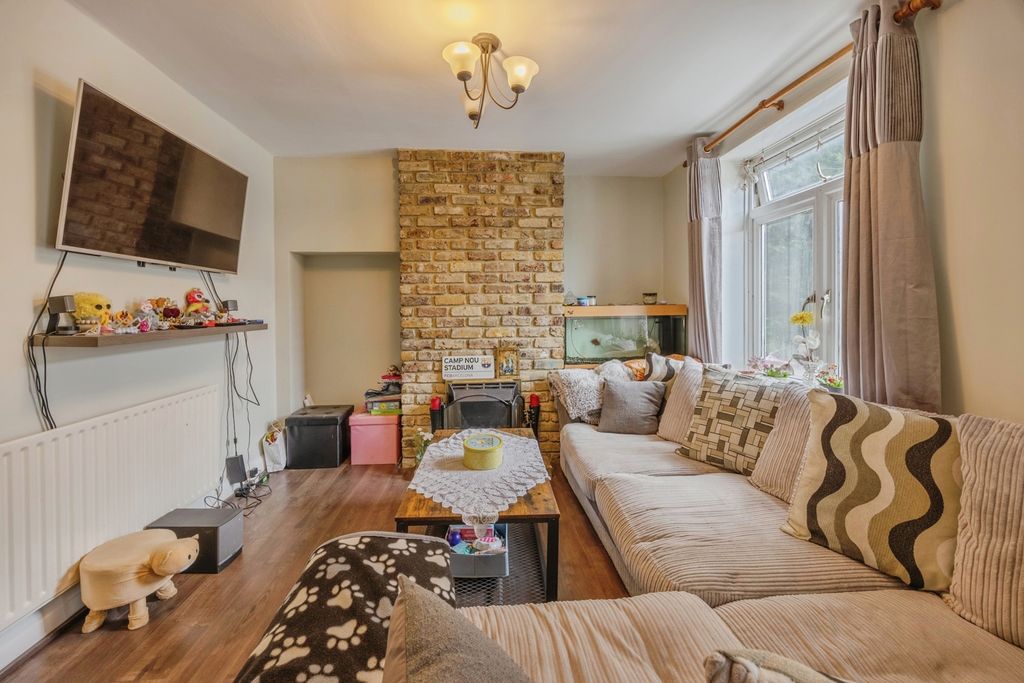 Property photo 2 of 17 Pbox-Img.Jpg