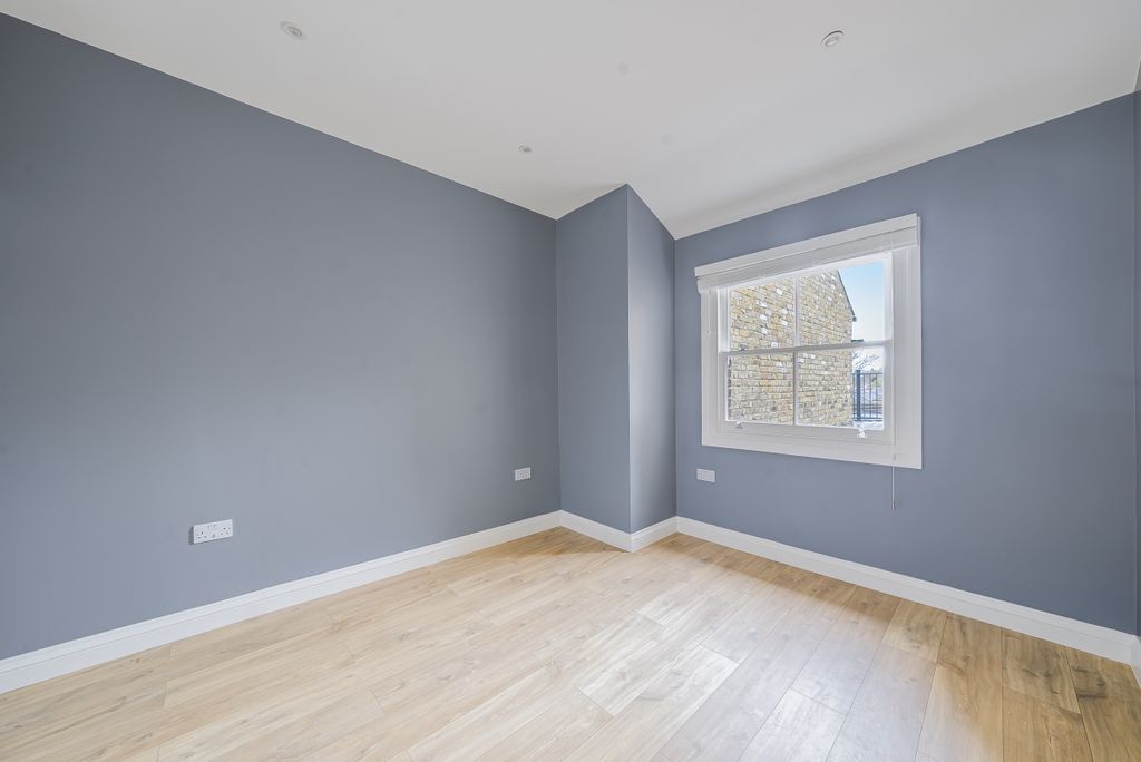 Property photo 3 of 5 1250925 (5)