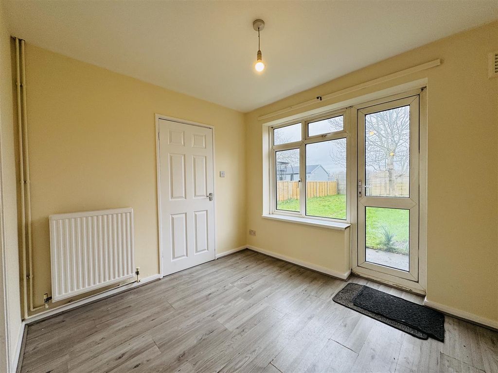 Property photo 3 of 12 Dining Room