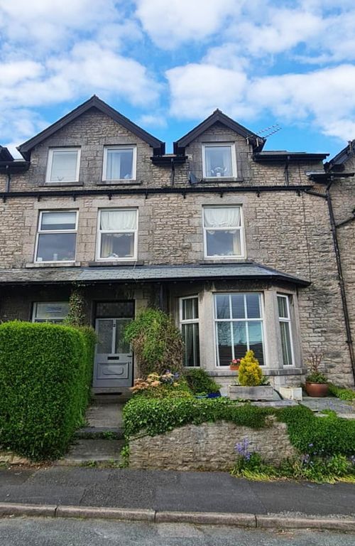 Property photo 2 of 10