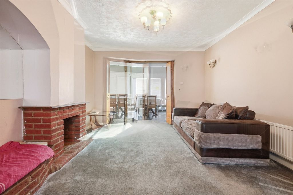 Additional image 5 of 2 bed detached house to rentJoan Road, Dagenham RM8