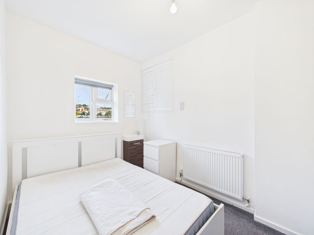 Property photo 1 of 10 Cam04693G0-Pr0126-Still012