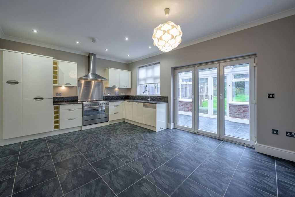 Property photo 3 of 32 Kitchen Dining Room 1