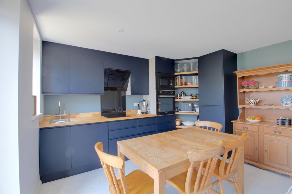 Property photo 2 of 13 Kitchen