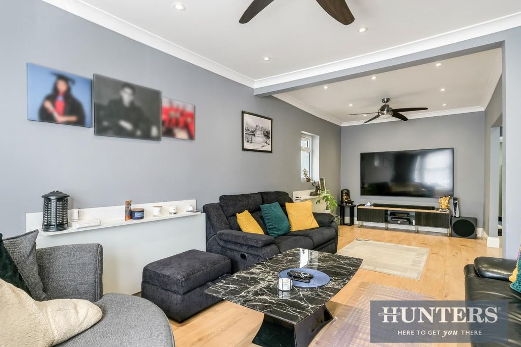 Property photo 1 of 20 Cromwell Road, -5.Jpg